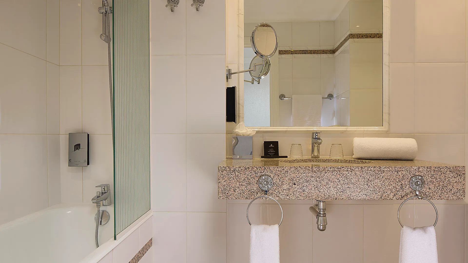Hotel Victor Hugo Paris Kleber 4*,